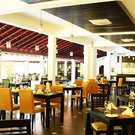 The Covanro Airport Hotel - Katunayake Gampaha Buitenkant foto