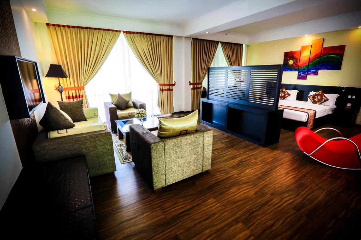 The Covanro Airport Hotel - Katunayake Gampaha Buitenkant foto