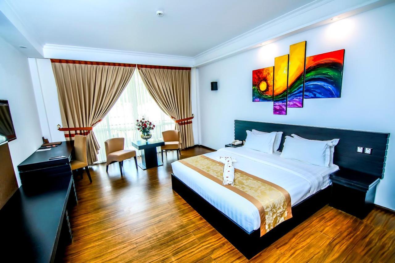 The Covanro Airport Hotel - Katunayake Gampaha Buitenkant foto