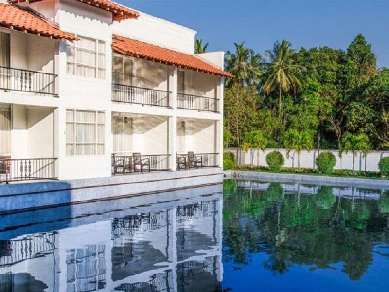 The Covanro Airport Hotel - Katunayake Gampaha Buitenkant foto