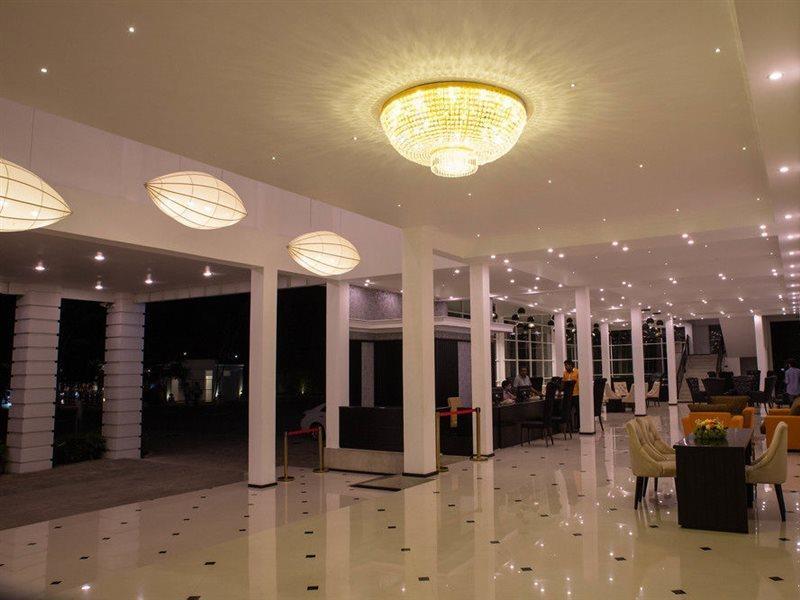 The Covanro Airport Hotel - Katunayake Gampaha Buitenkant foto