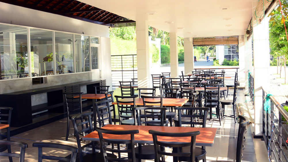 The Covanro Airport Hotel - Katunayake Gampaha Buitenkant foto