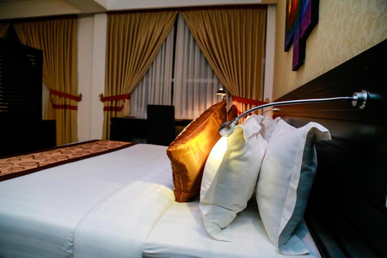 The Covanro Airport Hotel - Katunayake Gampaha Buitenkant foto