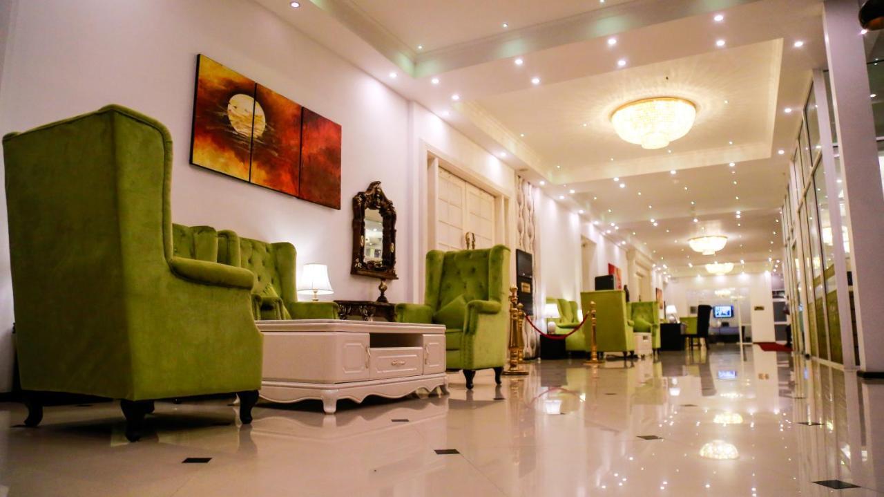 The Covanro Airport Hotel - Katunayake Gampaha Buitenkant foto